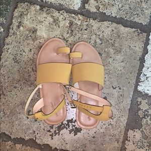 Universal Threads Sandals